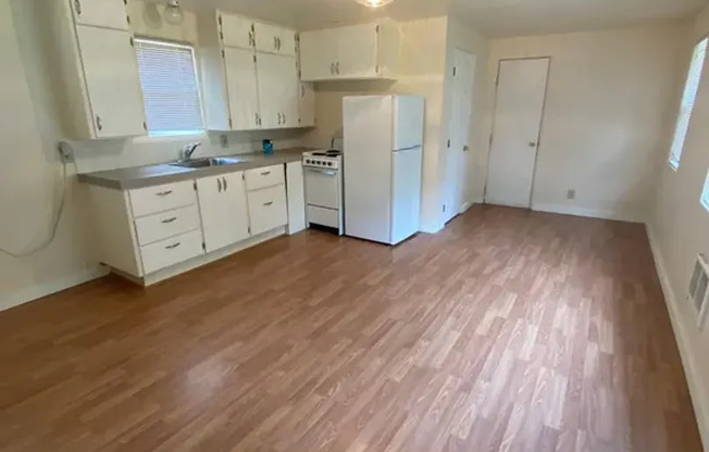 Stand-Alone Studio Cottage in the North End