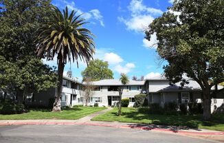 2 beds, 1 bath, 1,025 sqft, $1,600, Unit 094