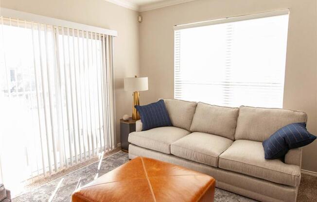 Sycamore Farms - Living room - Weidner