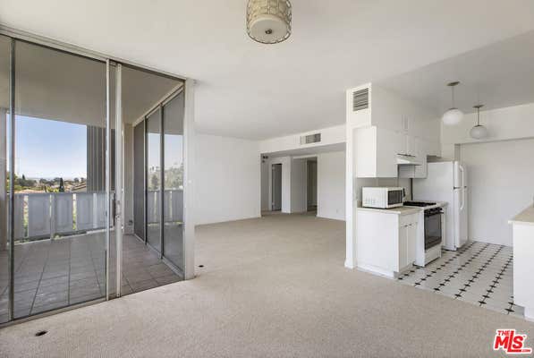 4455 Los Feliz Blvd