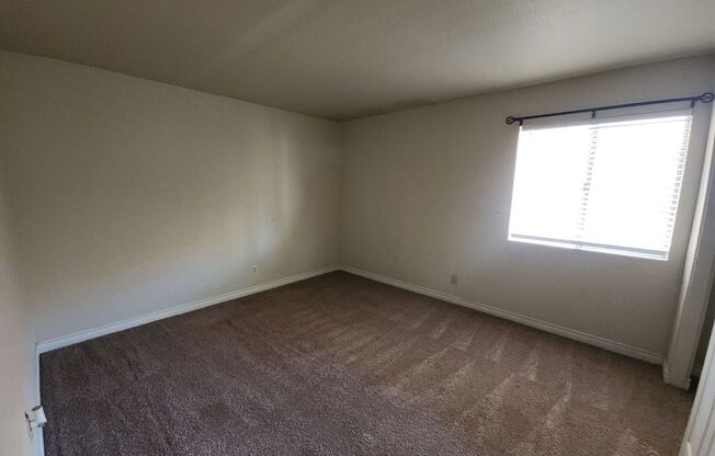 2 beds, 1 bath, $1,275