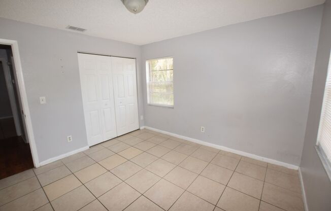 2 beds, 1 bath, $1,200