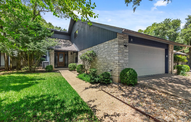 8606 MESA DR