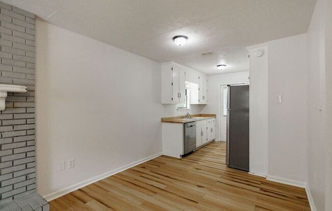1182 WHIT DAVIS RD