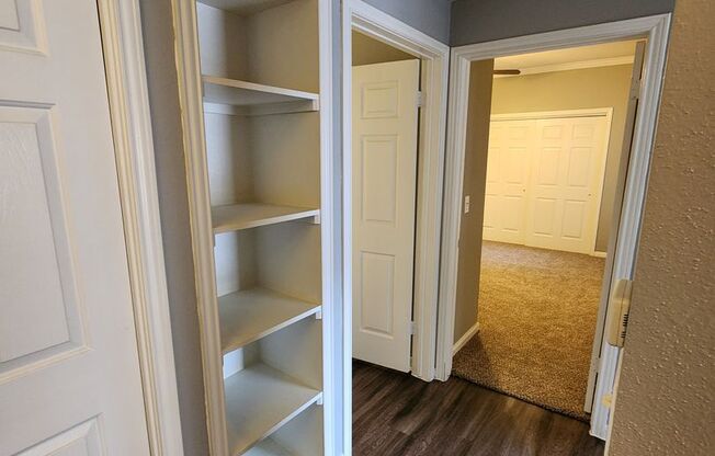 2 beds, 2 baths, 1,002 sqft, $1,725, Unit 305-u