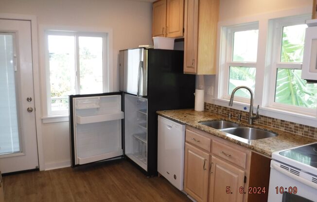 2 beds, 1 bath, $3,000