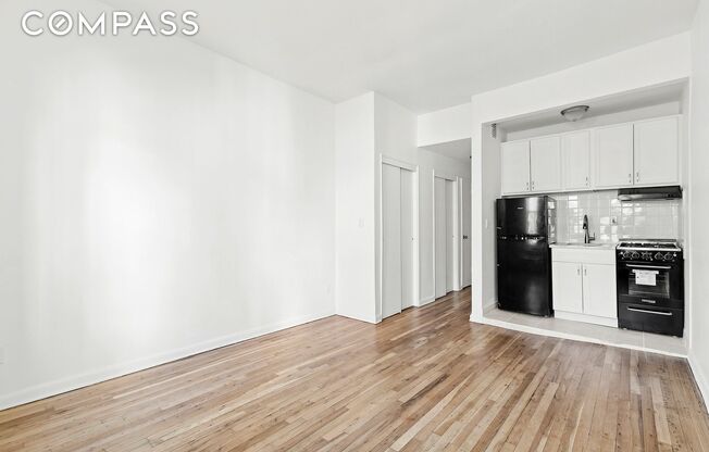 Studio, 1 bath, $2,300, Unit 4F