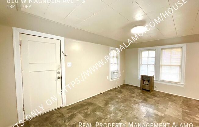 810 W MAGNOLIA AVE