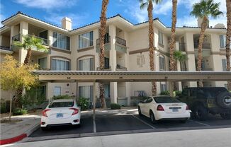 3RD FLOOR UNIT LOCATED IN VISTANA GATED COMMUNITY!!