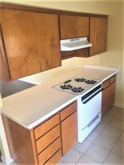 2 beds, 1 bath, 717 sqft, $1,225, Unit 82504