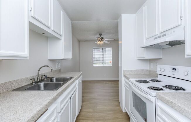 2 beds, 1 bath, 818 sqft, $2,695, Unit 2815-101