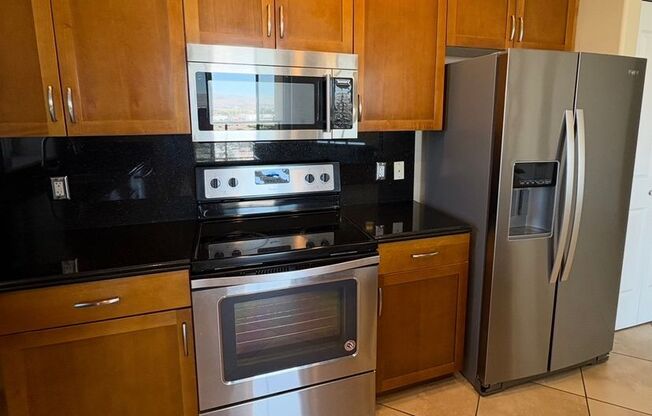 2 beds, 2 baths, $2,700, Unit # 1122