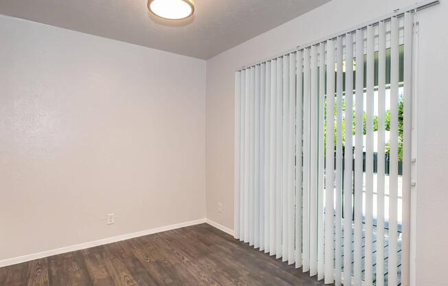 1 bed, 1 bath, 690 sqft, $1,189