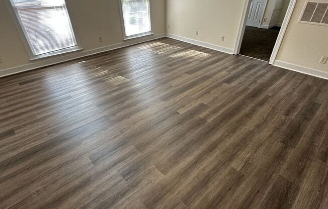 2 Bedroom 2 Bathroom Condo!