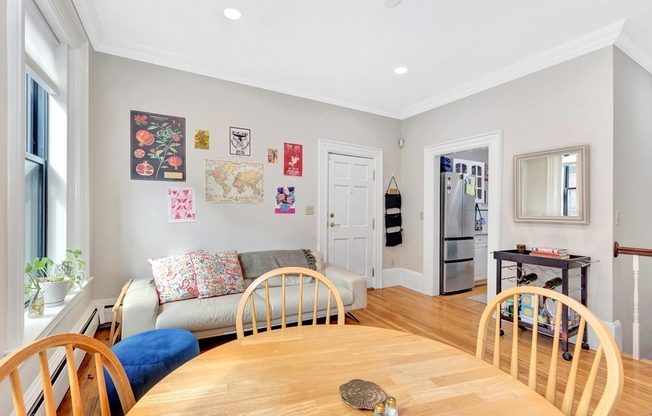 32 E SPRINGFIELD
