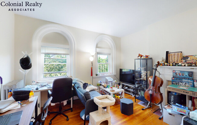 1073 BEACON ST