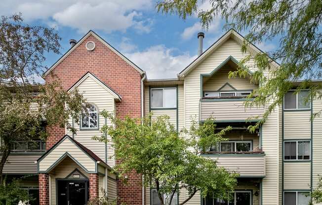 Property Exterior at Somerset Apartments in Lincoln, NE
