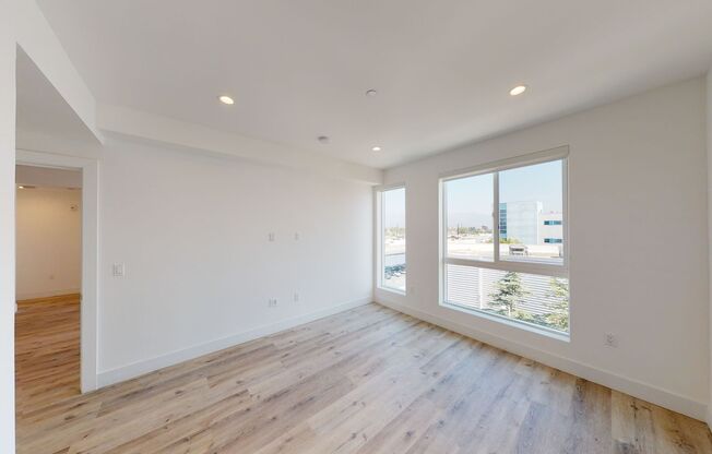 3 beds, 2.5 baths, 1,275 sqft, $3,598, Unit 414