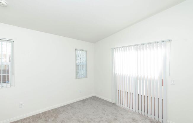 2 beds, 2 baths, 880 sqft, $3,020