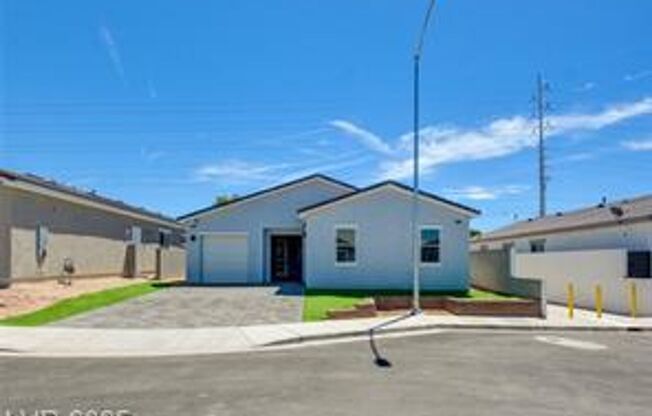 Beautiful 4 bedroom House