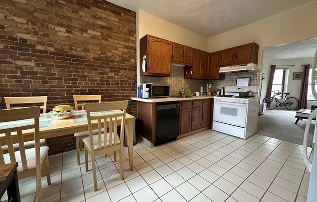 10 Westland Ave 1