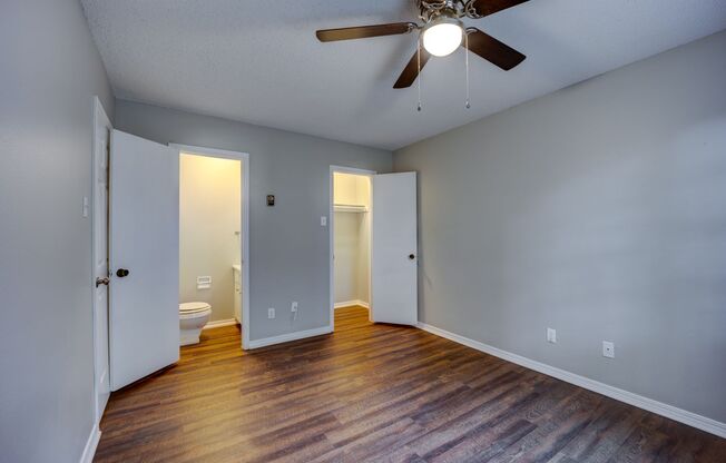 2 beds, 1.5 baths, 916 sqft, $825, Unit Apartment 02