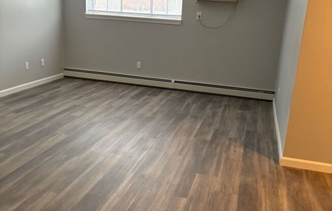 1 bed, 1 bath, 714 sqft, $1,025, Unit 304-102