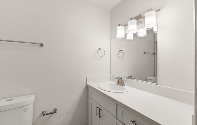 3 beds, 2 baths, 1,250 sqft, $2,800, Unit 101