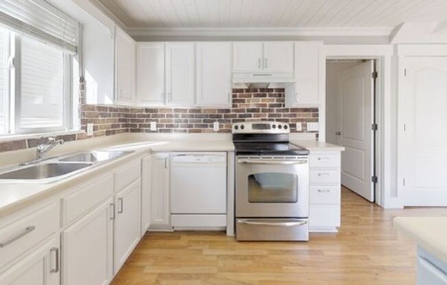 ✨ Limited-Time Offer — Half Off Your First Month’s Rent! Promo ends December 10th! ✨