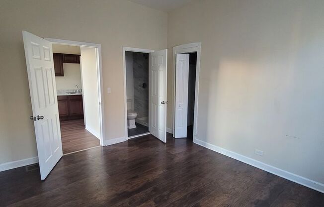 2065 Coulter St &amp; 2409-11 S Hoyne Ave