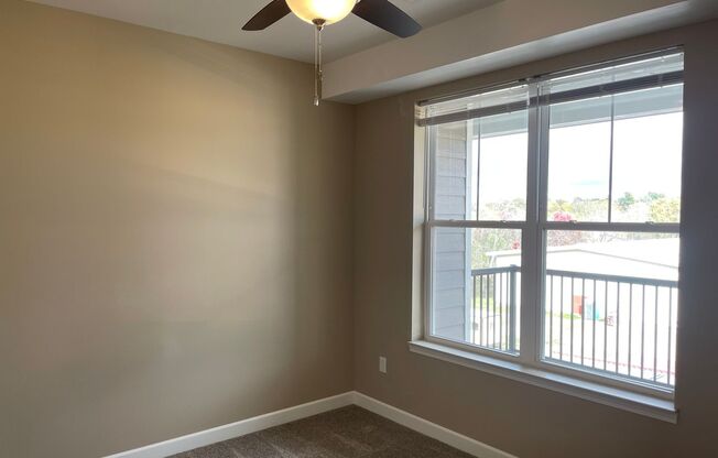 1 bed, 1 bath, 780 sqft, $1,395, Unit 325-422