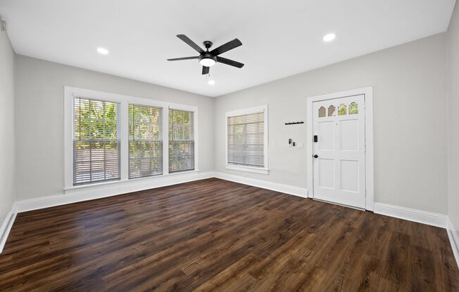 Charming & Historic Jungle Prada Flats in St Pete