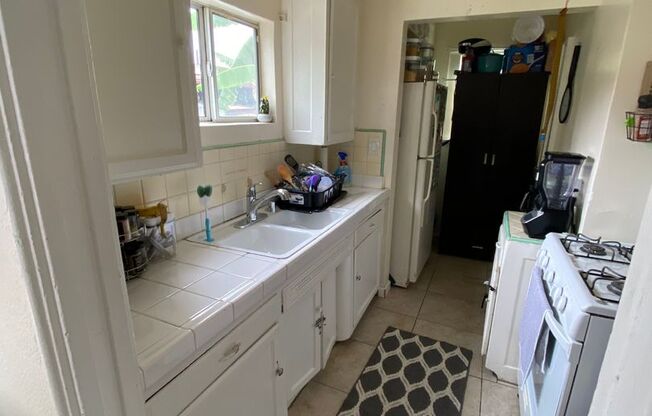1BD/1BA Condo with Private Yard and W/D Hookups!