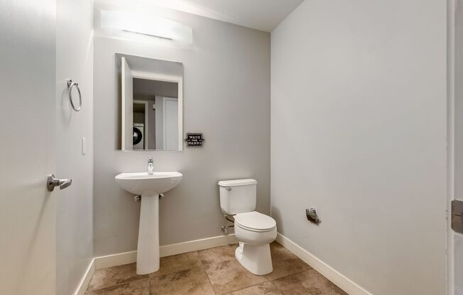 Sophisticated urban living in this stylish 2bd/2.5ba residence at Juhl