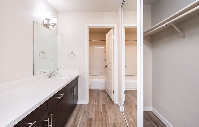 Studio, 1 bath, 451 sqft, $1,450, Unit 91