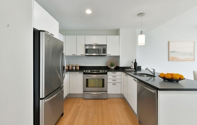 2 beds, 1 bath, 911 sqft, $3,750, Unit 617