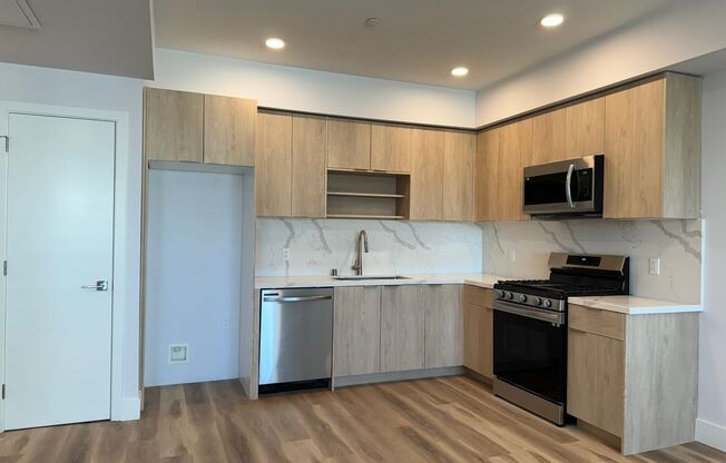 1 bed, 1 bath, 681 sqft, $2,515, Unit 320