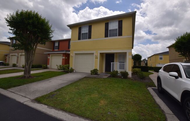 3 Bedroom, 2.5 Bath Town home For Rent at 13098 Lexington Summit Street Orlando, FL 32828