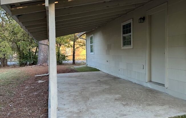 2 beds, 1 bath, $1,300