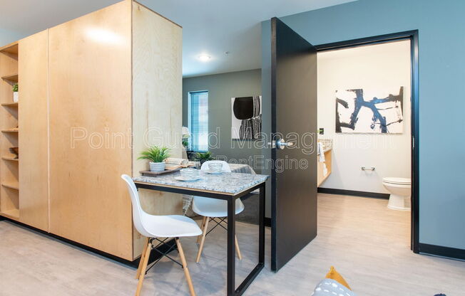 1 bed, 1 bath, 500 sqft, $825, Unit 305