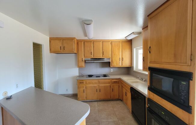 3 beds, 2 baths, $1,750