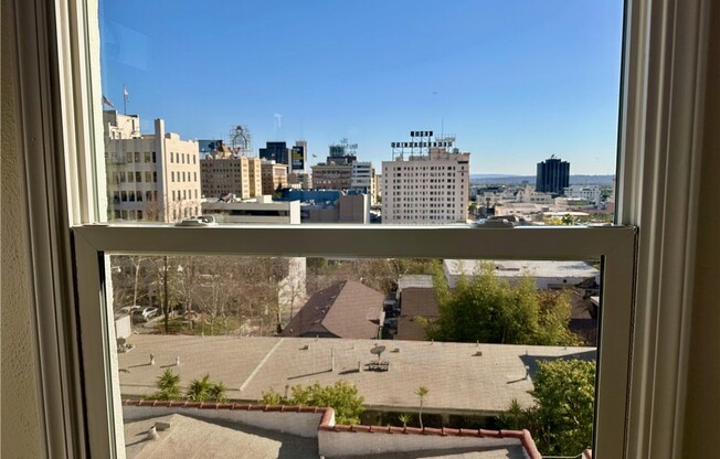 6330 1/2 FRANKLIN AVE