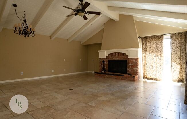 Madera Home, 3BR/3BA, Blt 1983 – Fully Remodeled, Lots of Amenities!