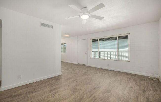 2 beds, 1.5 baths, 900 sqft, $1,279, Unit 32