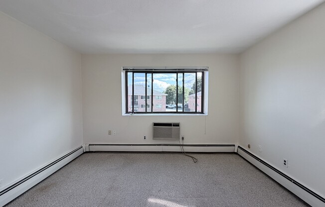1 bed, 1 bath, 700 sqft, $1,850, Unit 9
