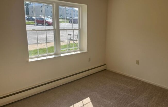 2 beds, 1 bath, 900 sqft, $1,425, Unit 716