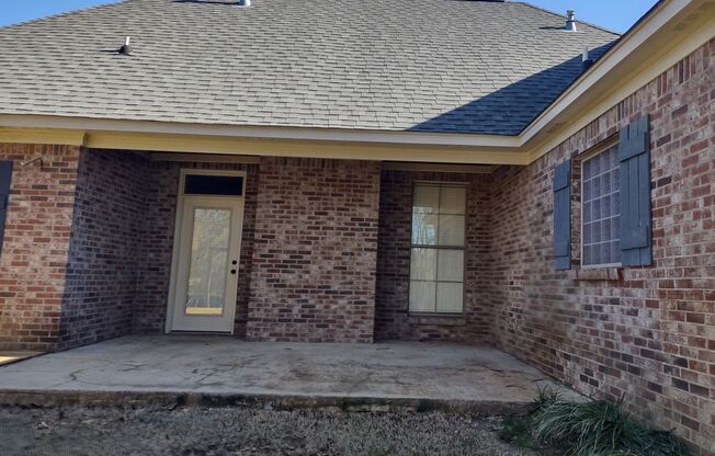 3 beds, 2 baths, $2,000