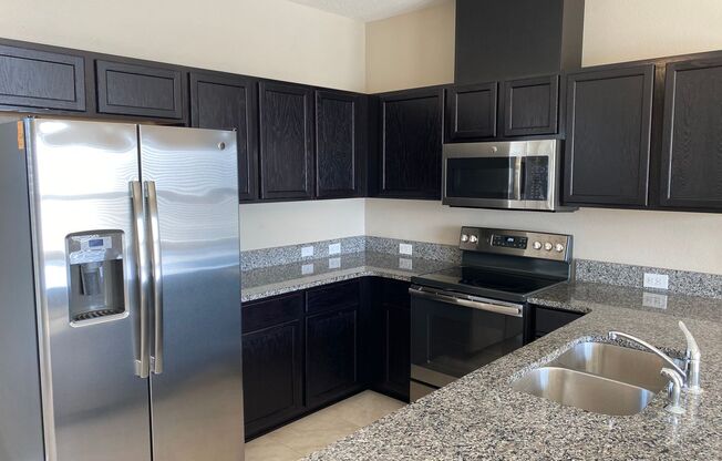 Brand New 1 Bedroom Unit in Laureate Park