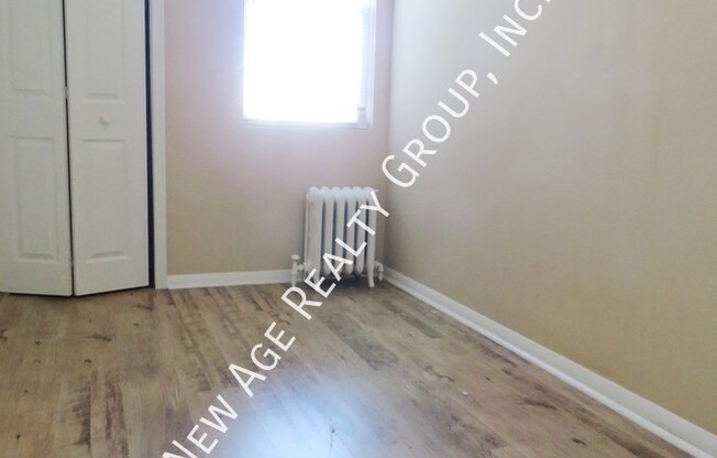 2 beds, 1 bath, $1,375