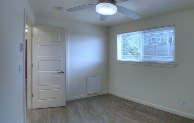 Spacious 3 Bed, 2 Bath Apartment in Queen Anne / Interbay – In-Unit Washer & Dryer, Prime Location, Perfect for Urban Living!- Sign a Lease by October 20 and Get 2 weeks Free Rent!